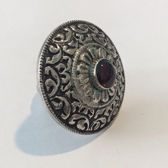 Sterling silver garnet ring - Picture 4 of 5